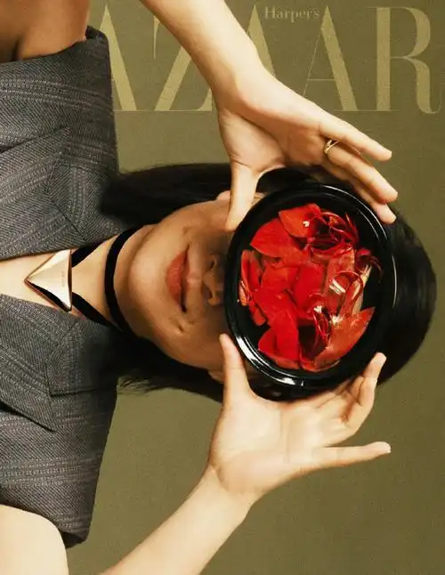 贾玲 时尚芭莎#贾玲登上#时尚芭莎三月刊#封面预告,瘦了的她真的整个