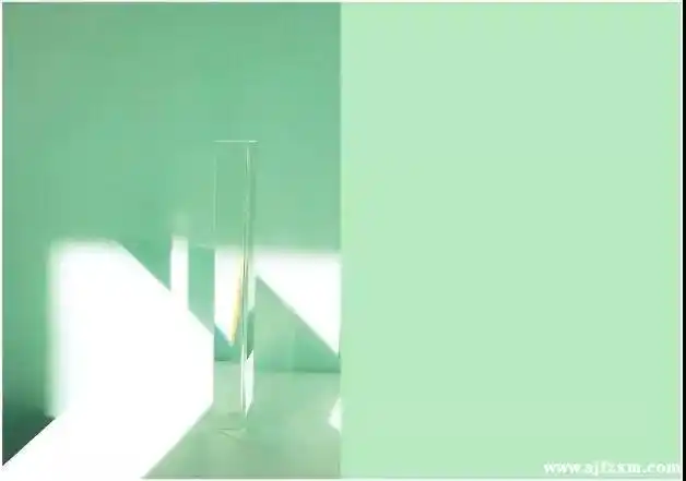 首先,新薄荷绿(neo  mint),铸造这种极致的薄荷色调,要结合技术,科学