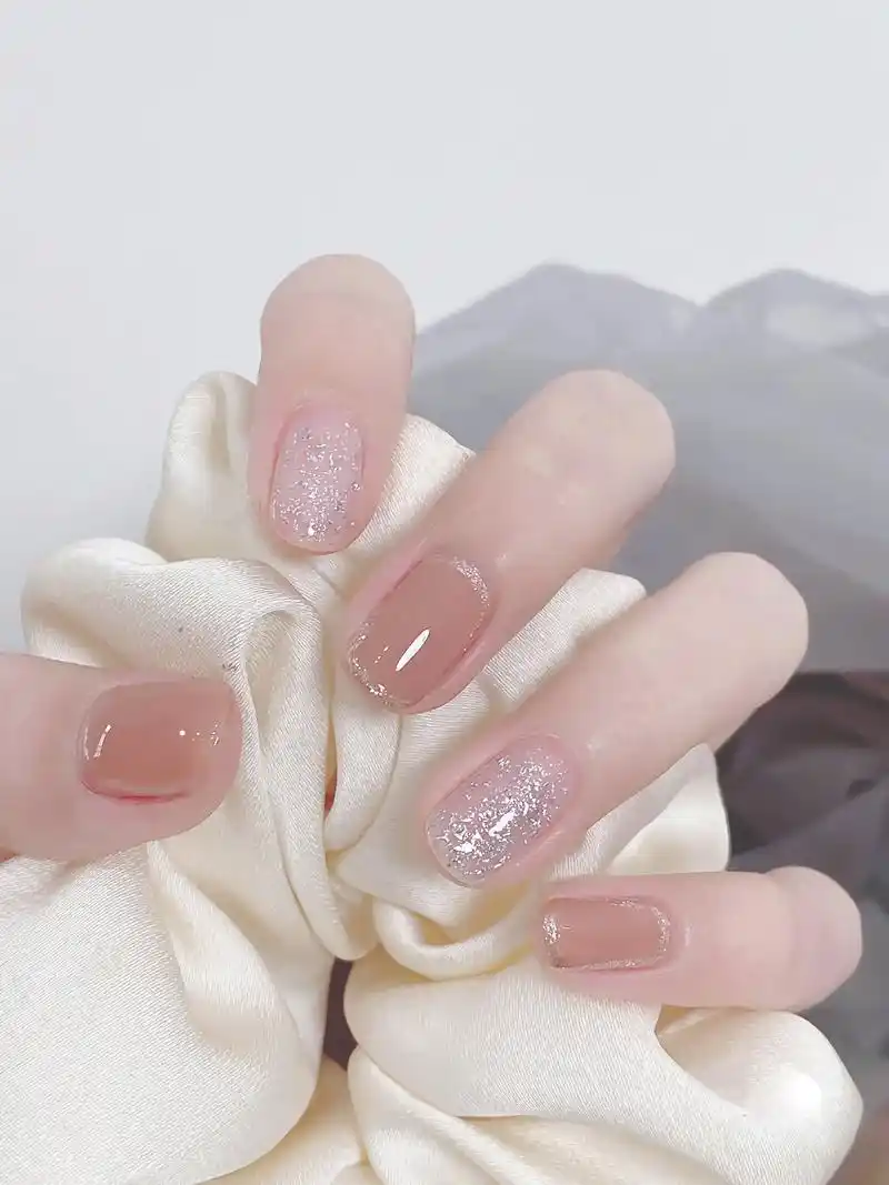 冬日气质裸色系美甲 buling新年.黄黑皮姐妹必备的打底色 - 抖音