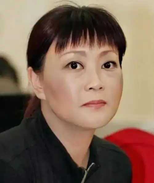 杨蕾:和戴志诚离婚后,59岁依旧单身