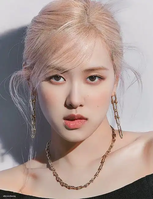 blackpink朴彩英ros cr.ultrosechaeng