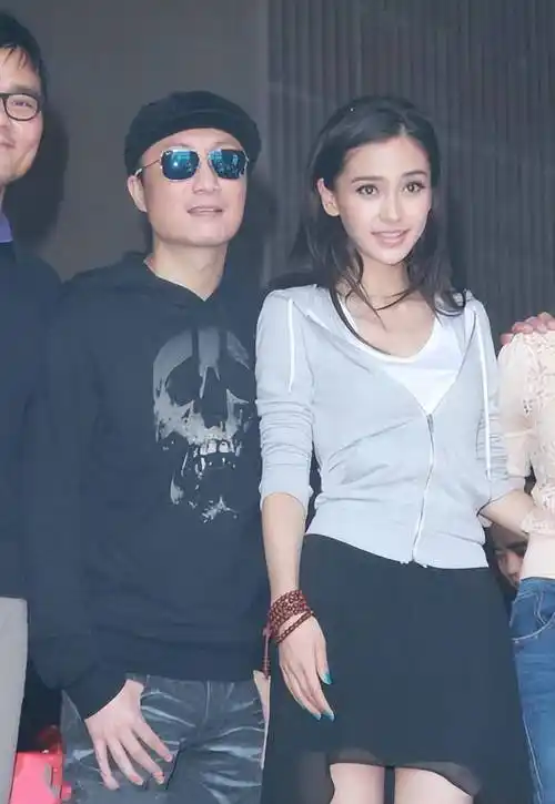 "伴侣短信"12年,杨颖和李菲儿的差距一目了然,原来早有预兆_黄晓明