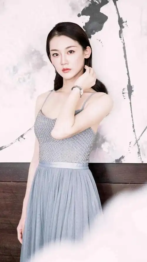 你被她的身材惊艳了吗?一分钟了解曼妙身姿的气质女星苗苗