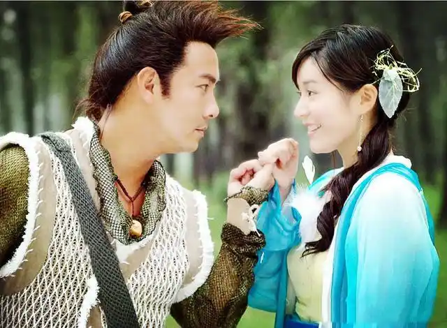 《小鱼儿与花无缺》是谢霆锋和张卫健主演,讲述了双生兄弟小鱼儿和花