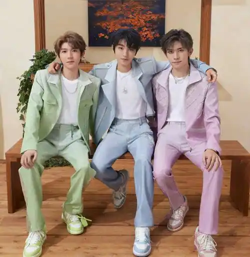 tfboys团站解散,三小只父母聚餐,全家共庆盛典!_生活_易烊_王俊凯