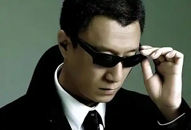 孙红雷和王骏迪的感情,结婚多年依然甜蜜如初,让人羡慕不已