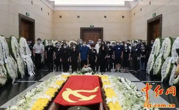 军事博物馆原副馆长吴皖湘同志遗体告别仪式在八宝山举行组图