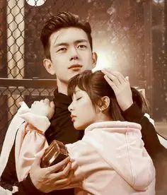 王紫璇是李现现女友,2016年李现跟王紫璇合作出演《河神》,王紫璇就是