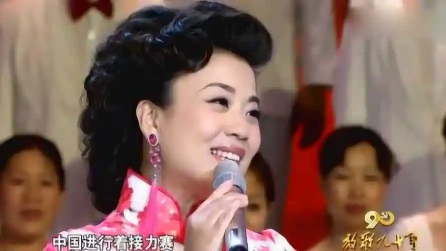 张也演唱《走进新时代》歌声豪迈大气,听完久久不能忘怀!