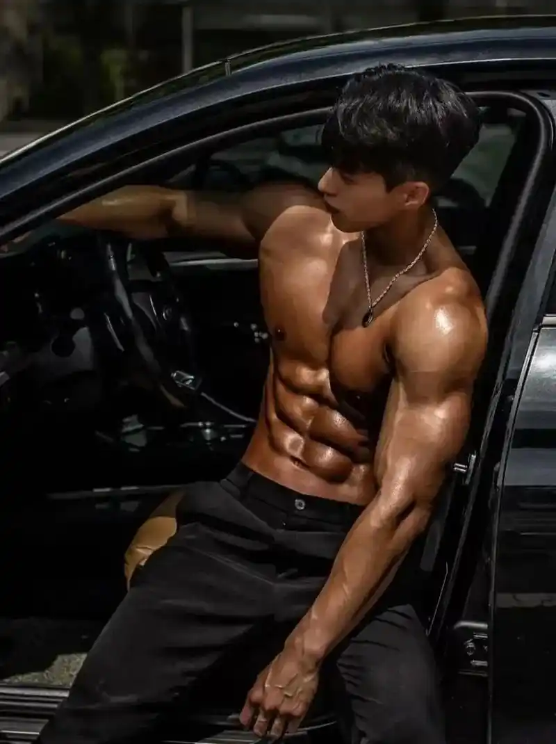 健身帅哥大赏 男人健美欣赏 肌肉男 小哥哥秀肌肉 性感迷人帅哥 肌肉