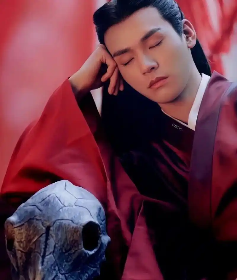 考古龚俊鬼谷谷主红衣定妆照,他的温客行当真经典!