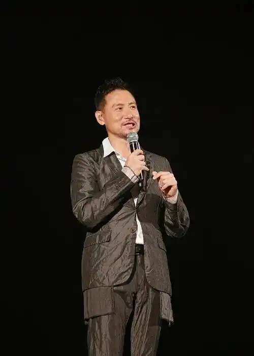 张学友说每次唱这首歌都会"好用心",听了你就知道什么叫歌神_李香兰