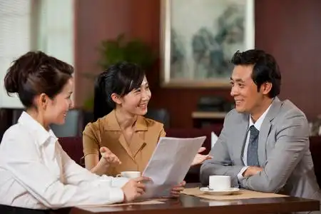 开心的讨论图片