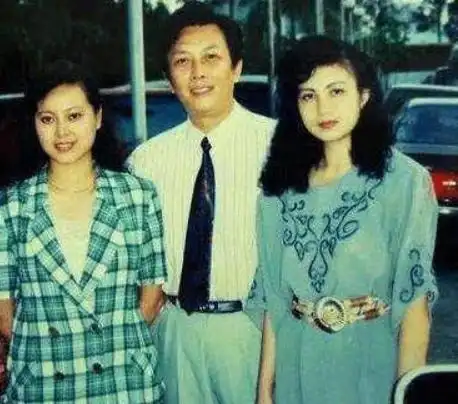 唐国强前妻孙涛自杀时让女儿报仇32年后女儿把继母当亲妈