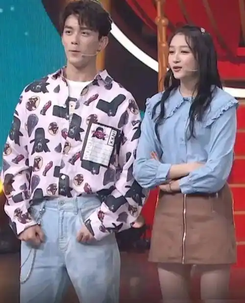 个额外的瓜,近期小编在看综艺时无意看到有吴磊的这一期,关晓彤和沈腾