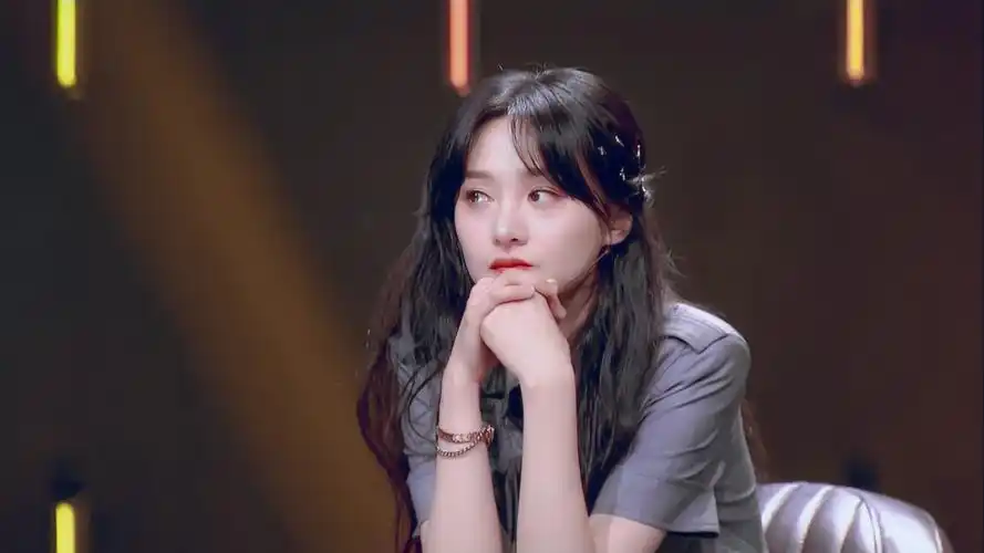 郑爽遭《翡翠恋人》索赔8050万,网友喊话《青簪行》找吴亦凡赔