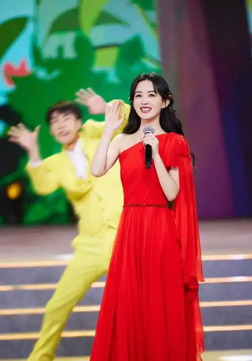 你最想看到的跨年舞台##谁是跨年话题制造机##微博跨年狂欢节