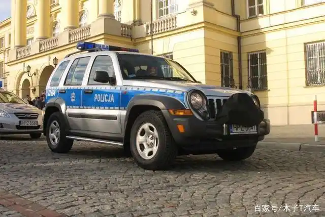 这是在世界街角看到的警车