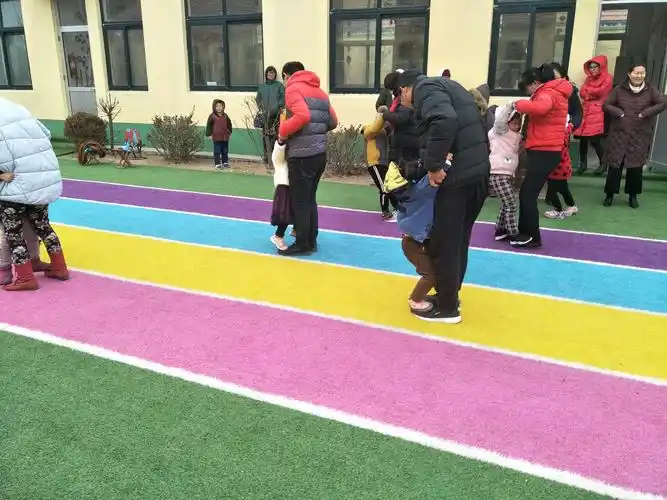 亲子游戏,小脚踩大脚.