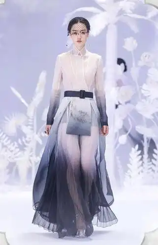 演绎真正的仙风道骨丨盖娅传说熊英2020aw若水时装秀