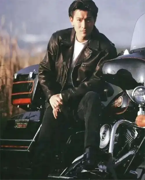 刘德华和周星驰携手出演的电影《赌侠》,其喜剧效果可谓达到了巅峰