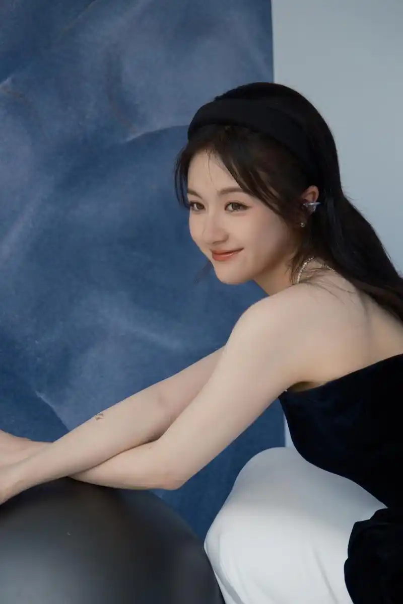 李兰迪清纯甜美,气质优雅,满满少女感好养眼!