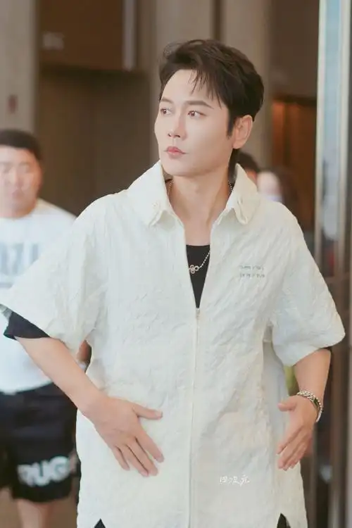 孟鹤堂我只喜欢你#mht#孟鹤堂好可爱#敲帅的～92230530  成都录制