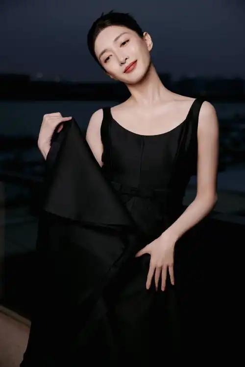 江疏影春日桃花妆