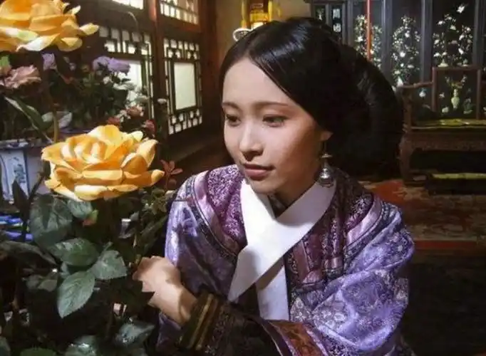 孟静娴杨淇(因《甄嬛传》爆火的"酱油角色"现状:她咖位不输主角,成功