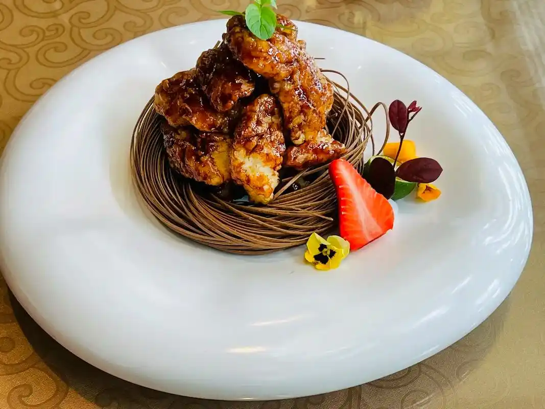 菜品精致,摆盘考究,口味极佳#万宁朝林松源酒店 - 抖音