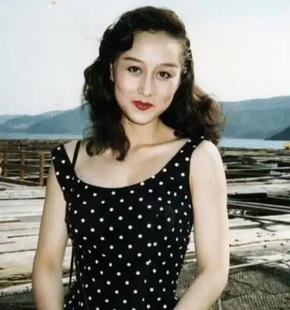 【图】利智年轻时的照片曝光 昔日美艳写真性感迷人