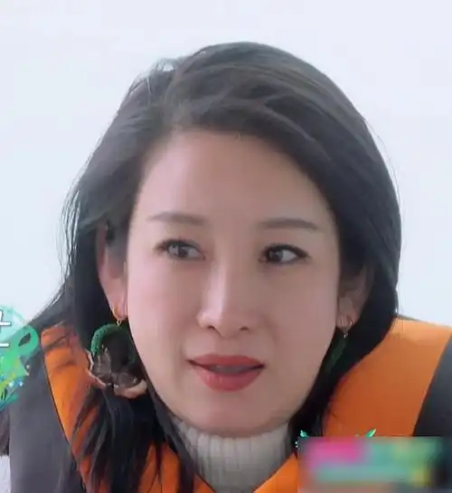 《妻子5》张翰完美男德!女友吻戏不看还好,三年半没拍过吻戏