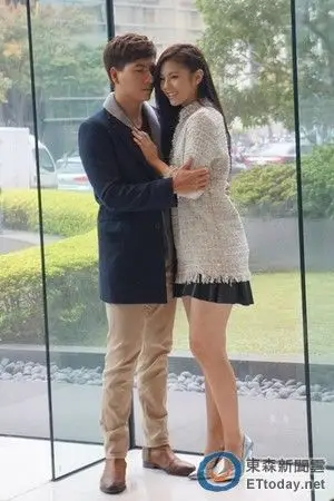 直击/甜蜜!5度c中抱抱 王传一:任容萱给我满满温暖