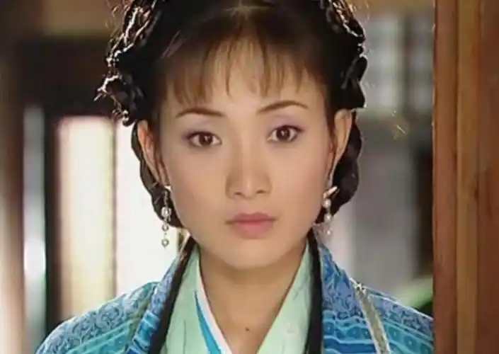 牛莉的脸竟变成了杨幂和李小璐的综合体!