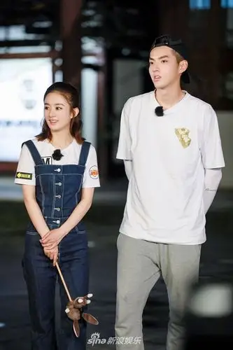 吴亦凡赵丽颖联手为陌生人解忧 对方狂飙泪