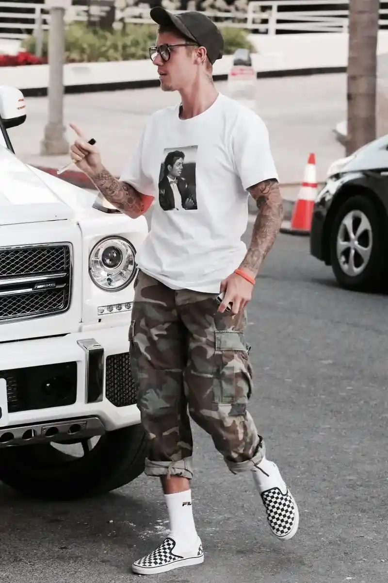 四套穿搭选哪套#justinbieber #贾斯汀比伯 @d - 抖音