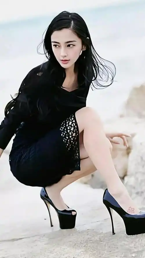 每天美图杨颖的高跟鞋美图大赏