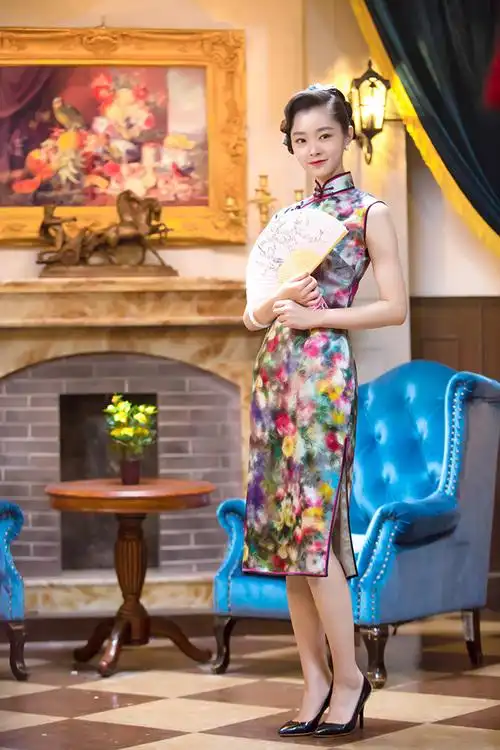 宋轶着旗袍诠释民国风雅