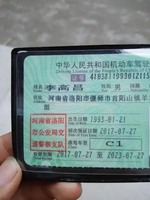 从早到中,再到晚,历经风吹雨打日晒,度过劫难煎熬,终