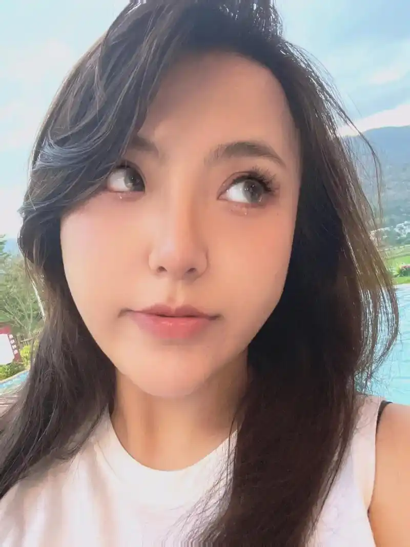 百变女神,偶尔也想当小宝贝哒!#素颜#微胖女生 #用心守护美 - 抖音