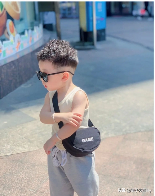 男宝宝长脸适合什么发型,长脸的男宝宝适合什么发型(这个夏天你儿子