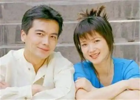 原创她是唯一演完四大名著的人因为太美在火车站被发现今成这样