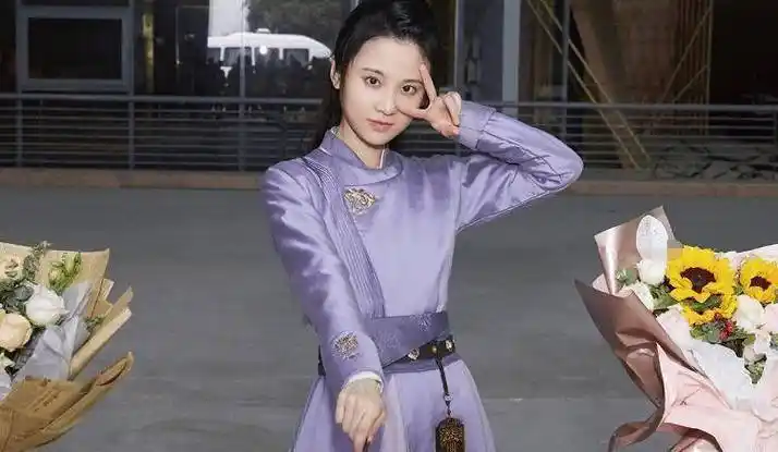 《暮白首》后张慧雯官宣古代剧,男主颜值不输任嘉伦,身高差爱了_吴希