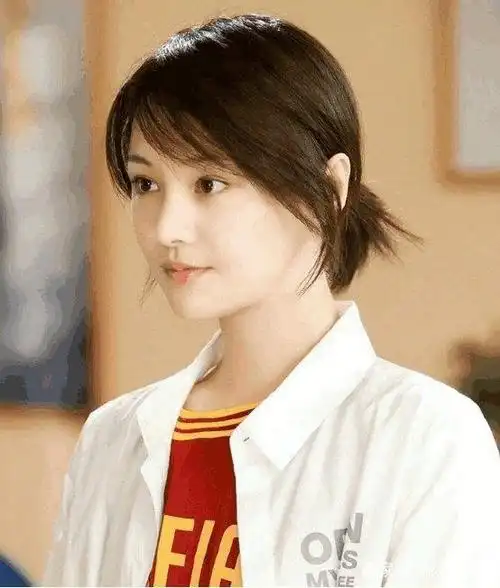 郑爽一直在娱乐圈保持着超级好的人生,她的清纯可爱的形象从他刚出道