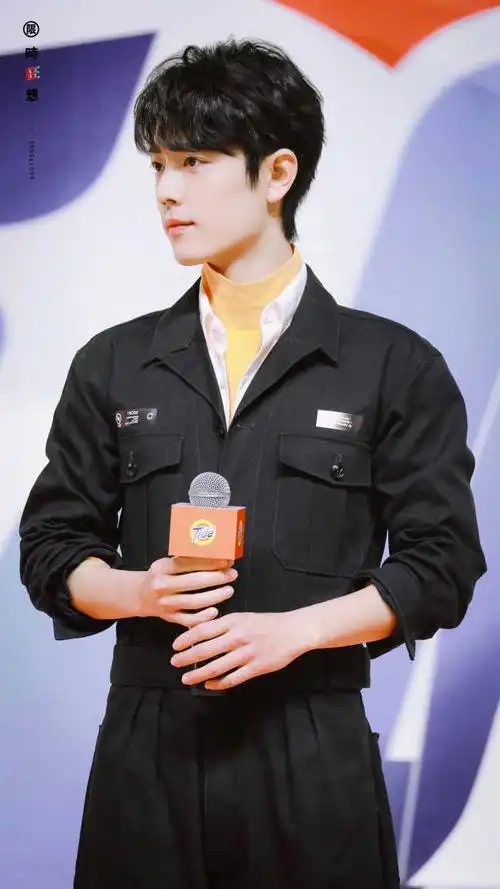 有什么肖战的无水印美图可以分享吗?