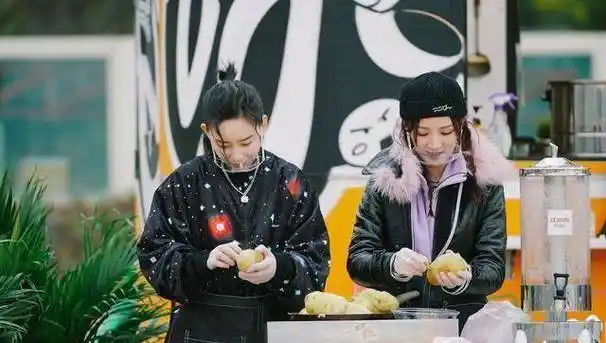 《美味夜行侠》尹正秦霄贤挑战"团建"任务_孟佳_李斯丹妮_餐车