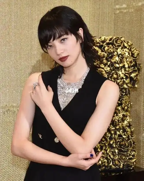 小松菜奈八亿日元珠宝