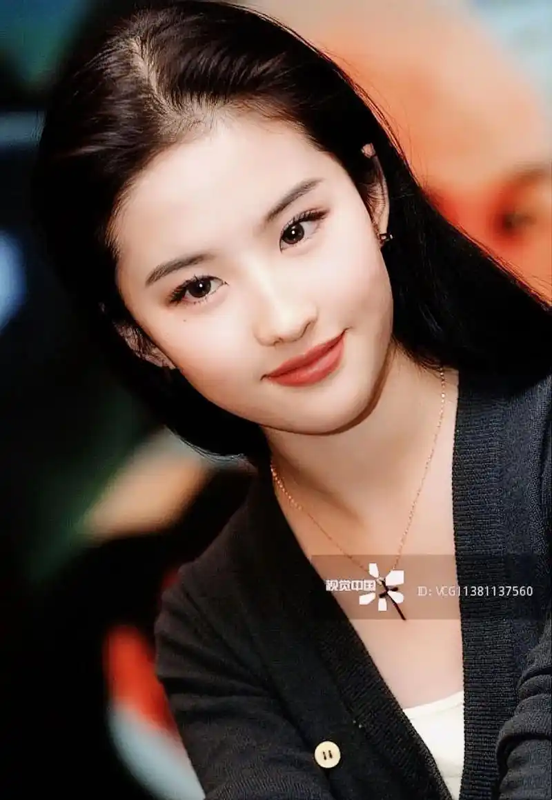 刘亦菲是我见过的黑眼珠最大的美女,真的很绝#刘亦菲  - 抖音