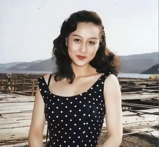 性感尤物利智李连杰为娶她不惜净身出户如今60岁风韵犹存