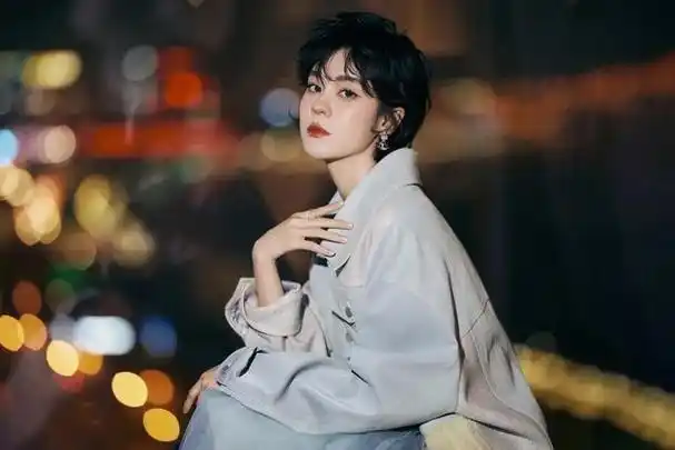 郁可唯是一位才华横溢的歌手,她将在这次郁可唯武汉演唱会上展示出她